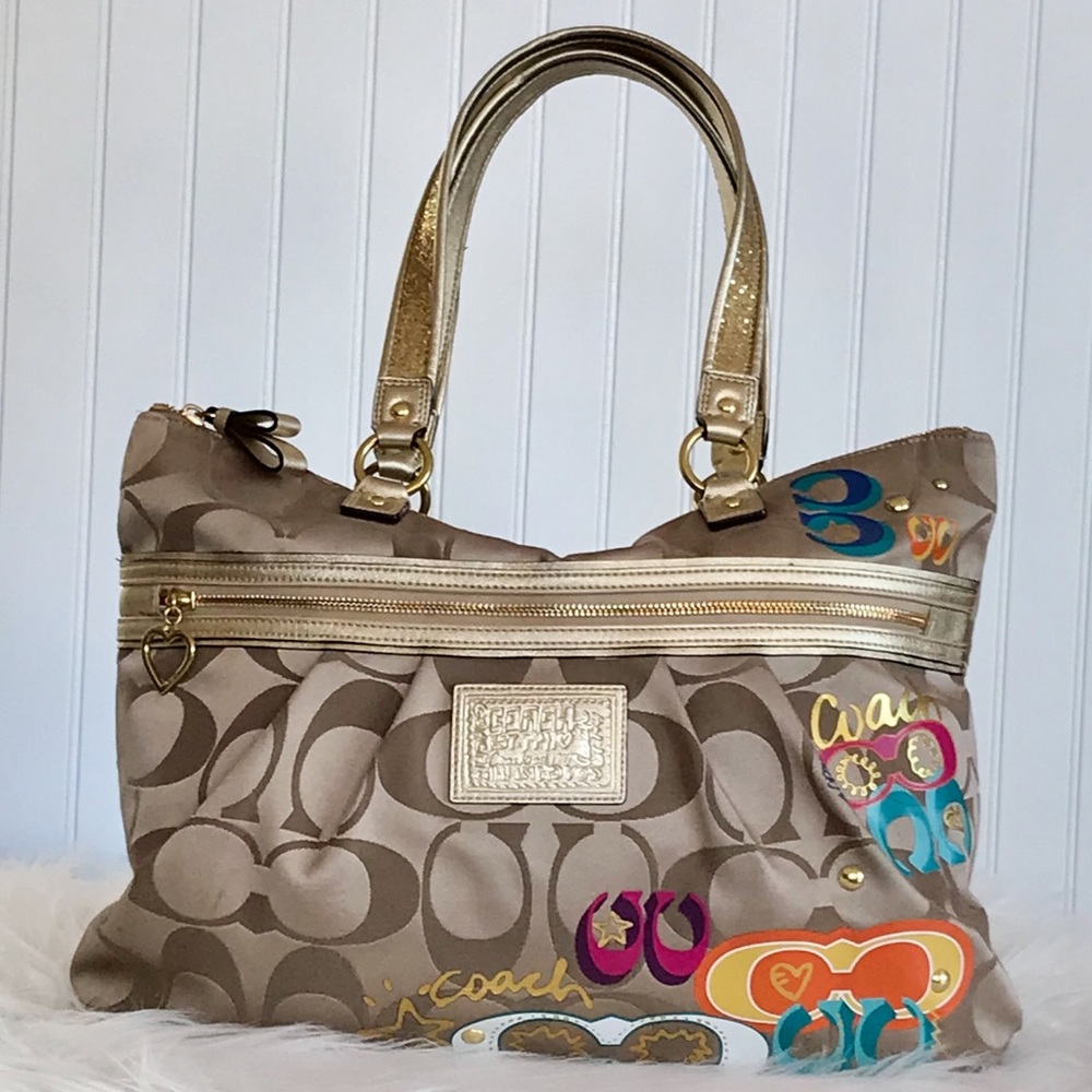 Coach Poppy C Applique Large Handbag.